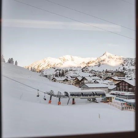 Superior Schneider Ski-in & Ski-out 4* オーバータウエルン