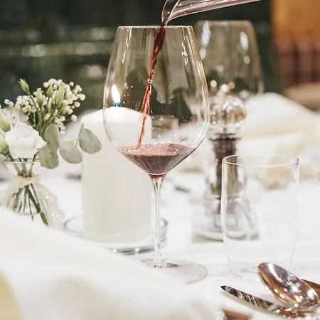 Superior Schneider Ski-in & Ski-out 4* オーバータウエルン