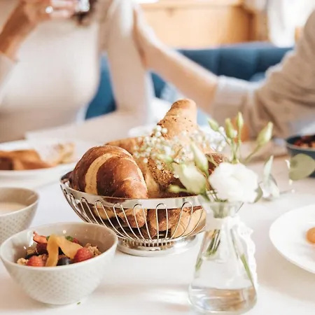 Superior Schneider Ski-in & Ski-out 4* オーバータウエルン