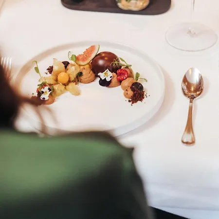 Superior Schneider Ski-in & Ski-out 4* オーバータウエルン