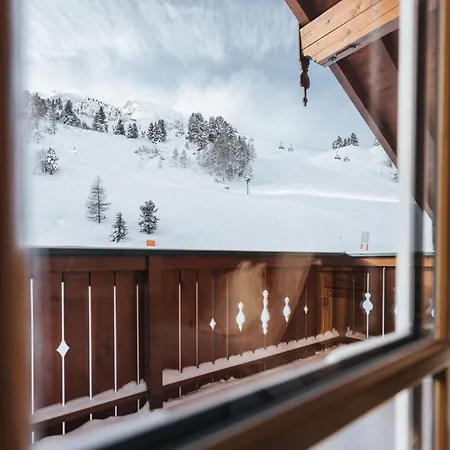 Superior Schneider Ski-in & Ski-out ホテル オーバータウエルン