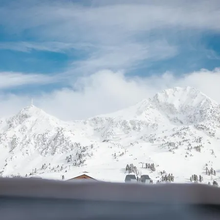 Superior Schneider Ski-in & Ski-out